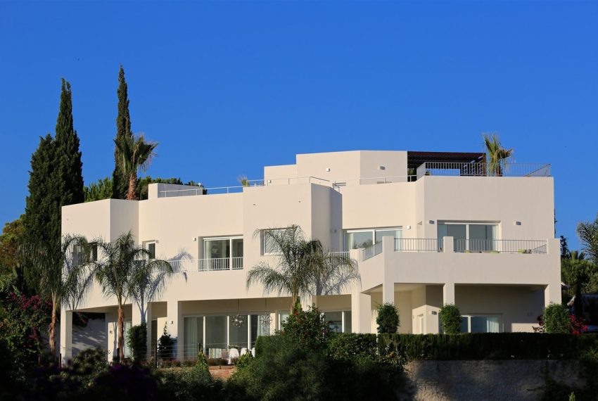 R5198476-Villa-For-Sale-El-Rosario-Detached-4-Beds-342-Built