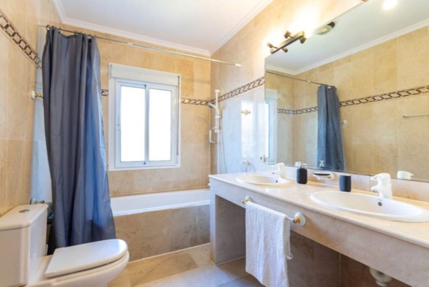 R5198479-Villa-For-Sale-Elviria-Detached-3-Beds-191-Built-15