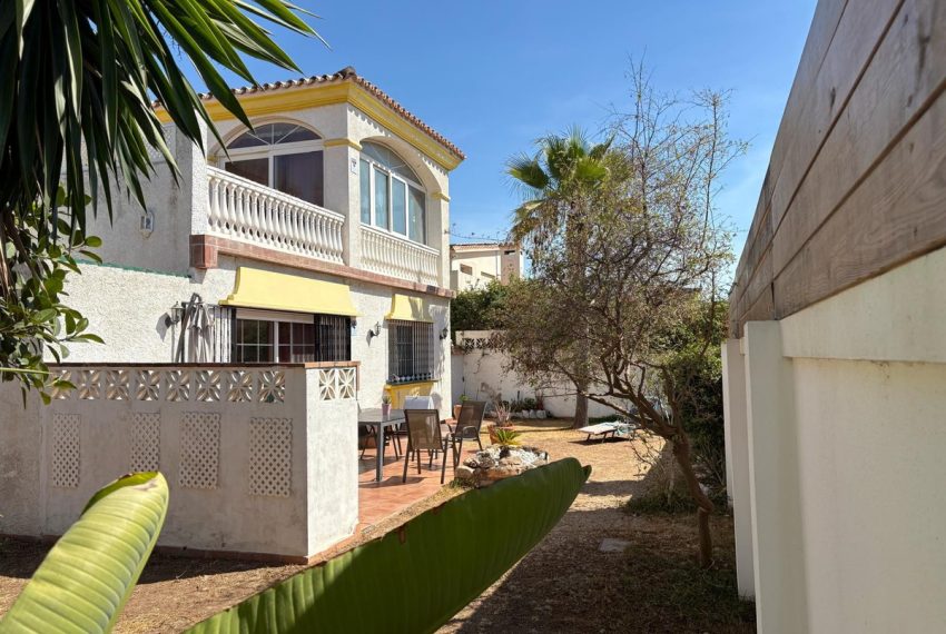 R5198479-Villa-For-Sale-Elviria-Detached-3-Beds-191-Built-2