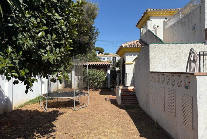 R5198479-Villa-For-Sale-Elviria-Detached-3-Beds-191-Built-9