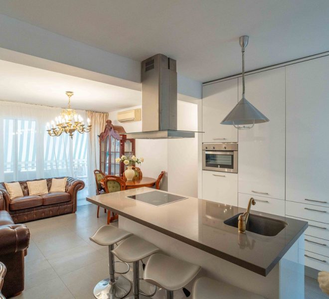 R5198500-Image 1-Middle Floor - 3 Beds - 66 Built