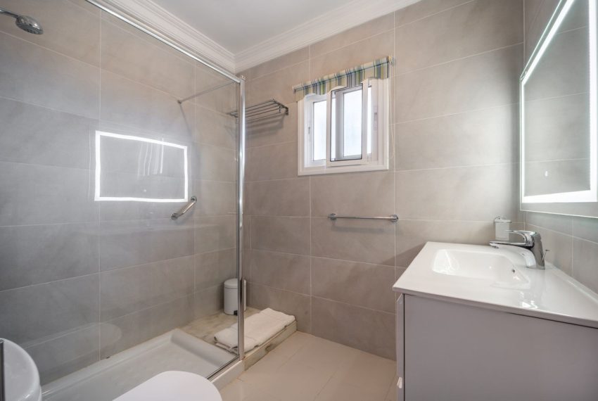 R5198512-Villa-For-Sale-Elviria-Detached-2-Beds-128-Built-11