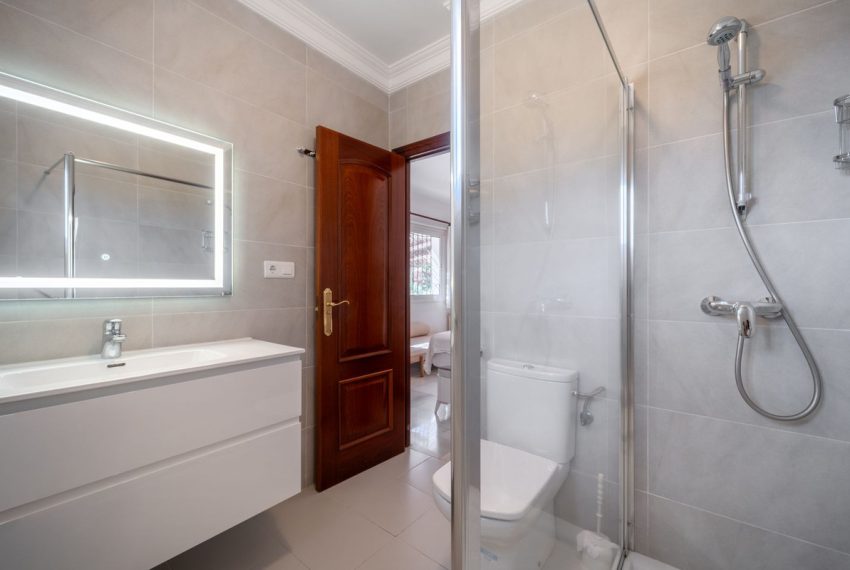 R5198512-Villa-For-Sale-Elviria-Detached-2-Beds-128-Built-12