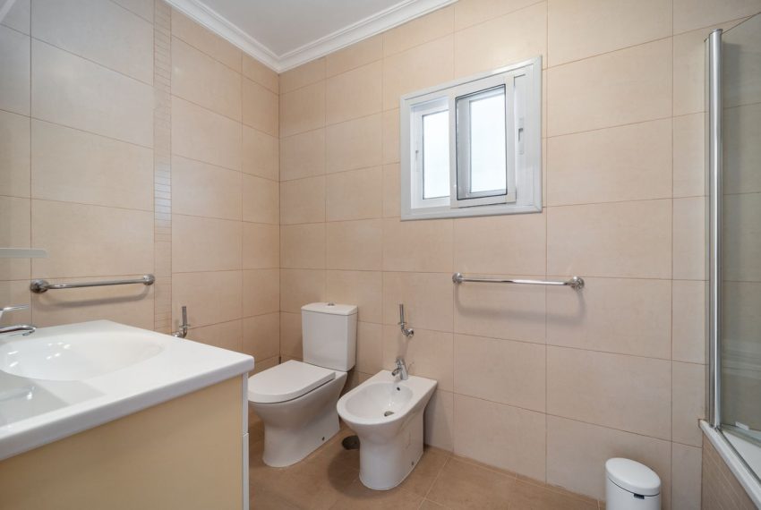 R5198512-Villa-For-Sale-Elviria-Detached-2-Beds-128-Built-16