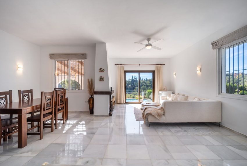 R5198512-Villa-For-Sale-Elviria-Detached-2-Beds-128-Built-18