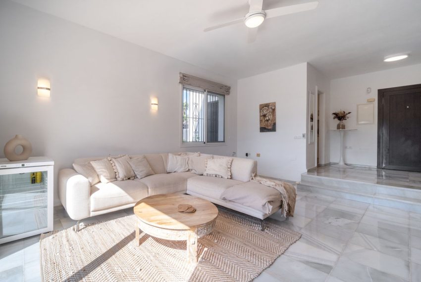 R5198512-Villa-For-Sale-Elviria-Detached-2-Beds-128-Built-19