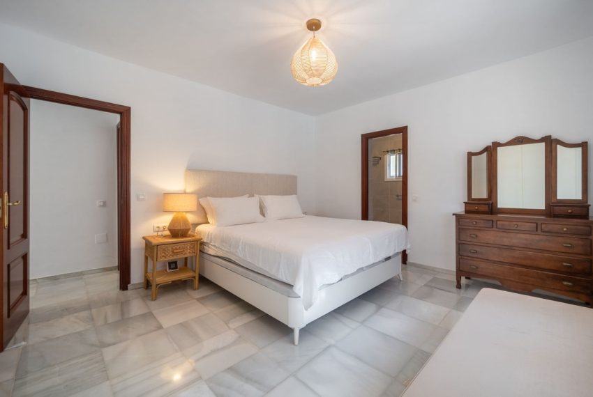 R5198512-Villa-For-Sale-Elviria-Detached-2-Beds-128-Built-7