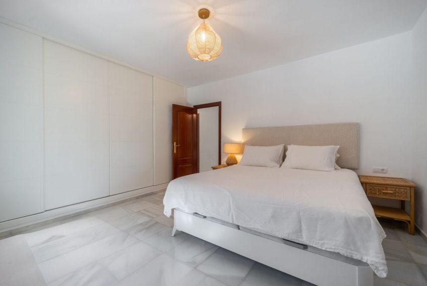 R5198512-Villa-For-Sale-Elviria-Detached-2-Beds-128-Built-8