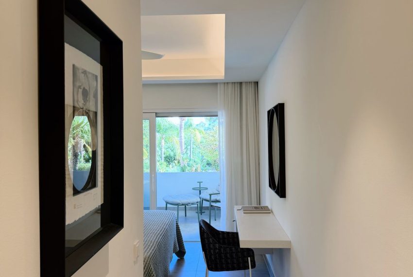 R5198710-Apartment-For-Sale-The-Golden-Mile-Middle-Floor-3-Beds-153-Built-11