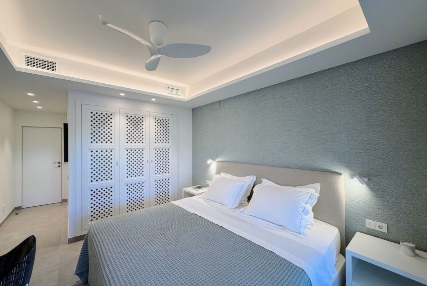 R5198710-Apartment-For-Sale-The-Golden-Mile-Middle-Floor-3-Beds-153-Built-14