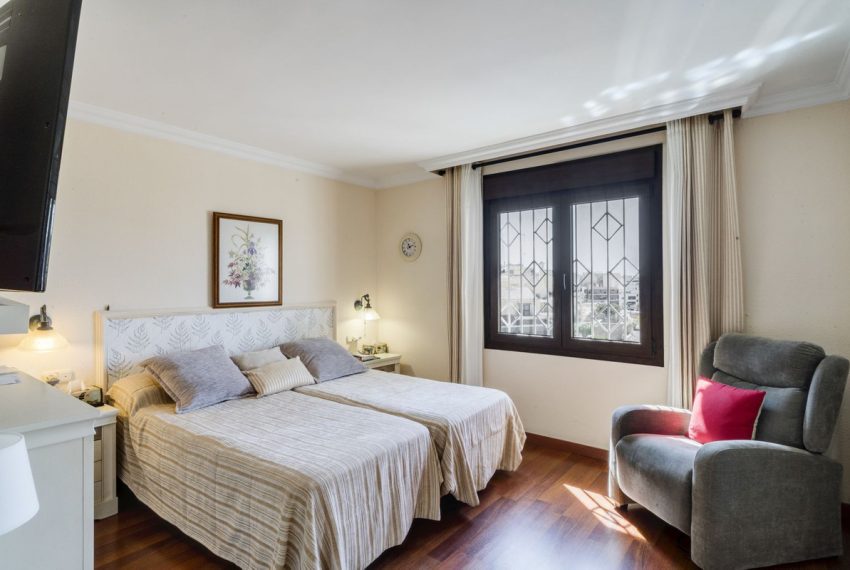 R5199373-Villa-For-Sale-Marbella-Detached-6-Beds-436-Built-10