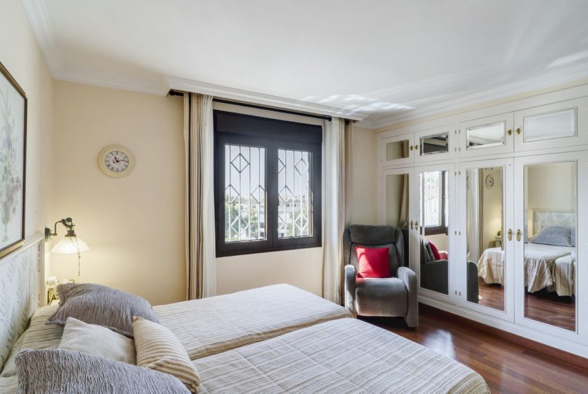 R5199373-Villa-For-Sale-Marbella-Detached-6-Beds-436-Built-11