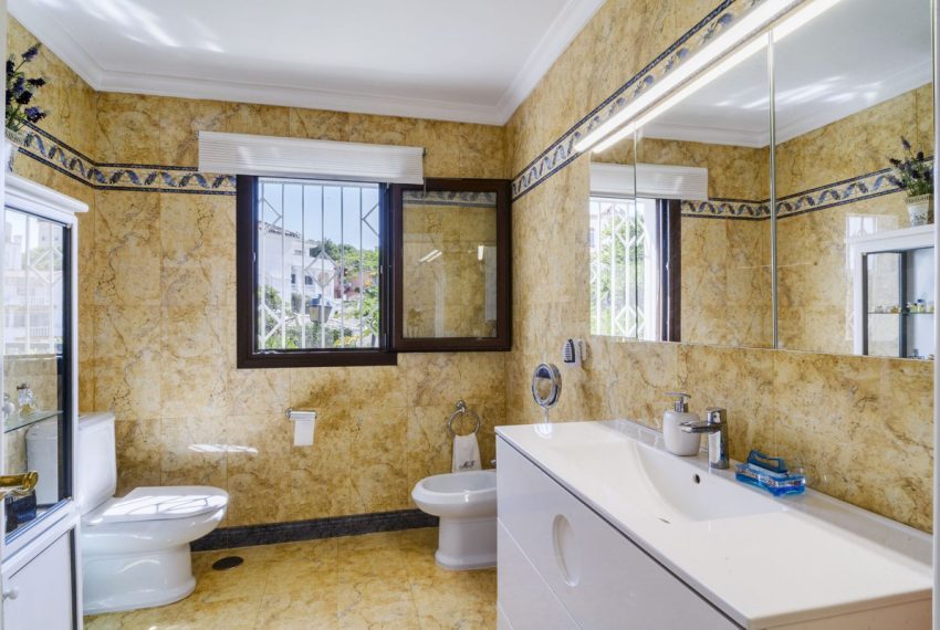 R5199373-Villa-For-Sale-Marbella-Detached-6-Beds-436-Built-12