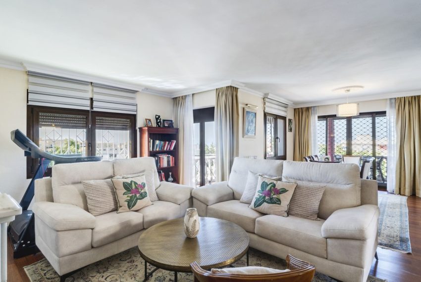 R5199373-Villa-For-Sale-Marbella-Detached-6-Beds-436-Built-4