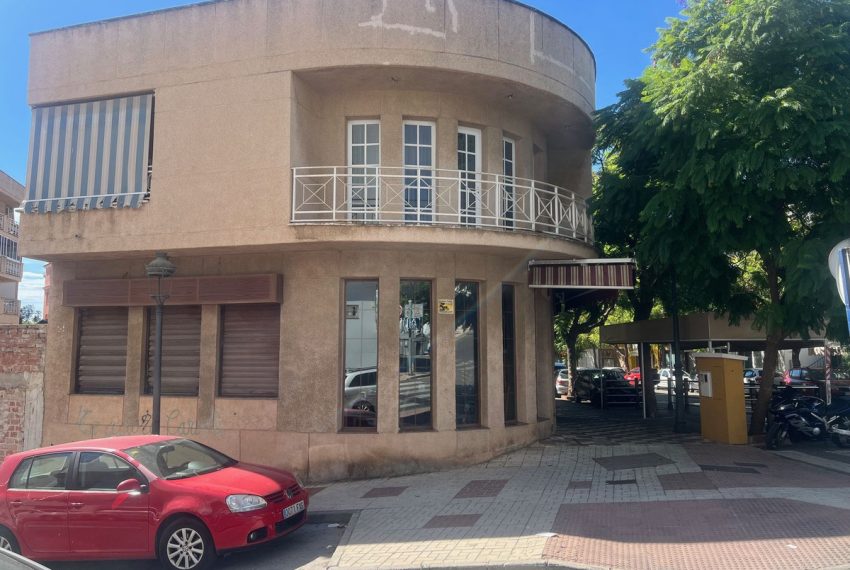 R5199409-Villa-For-Sale-Estepona-Semi-Detached-4-Beds-350-Built-2