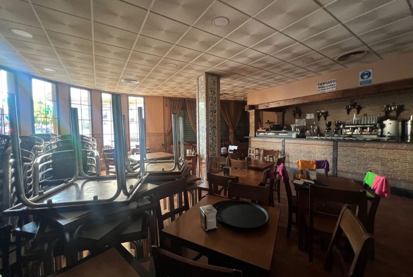 R5199409-Villa-For-Sale-Estepona-Semi-Detached-4-Beds-350-Built-5