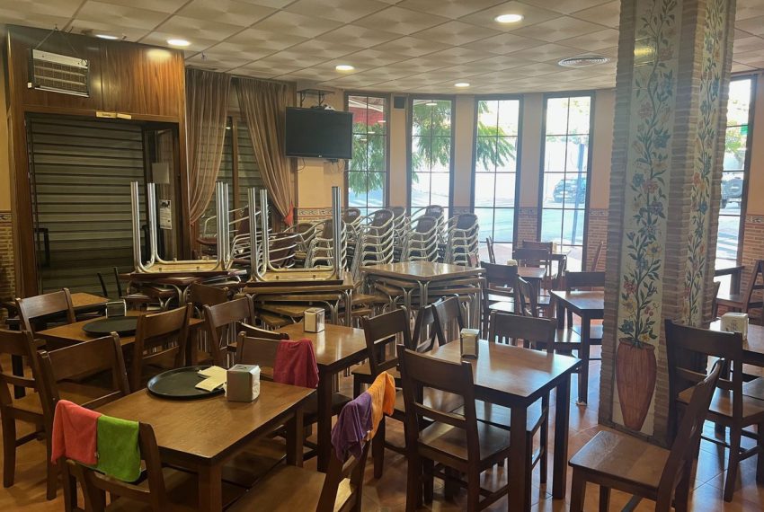 R5199409-Villa-For-Sale-Estepona-Semi-Detached-4-Beds-350-Built-6