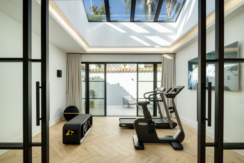 R5199481-Villa-For-Sale-Benahavis-Detached-5-Beds-492-Built-17