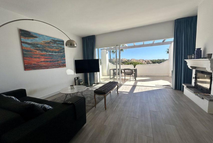 R5200192-Villa-For-Sale-Elviria-Detached-5-Beds-207-Built-1