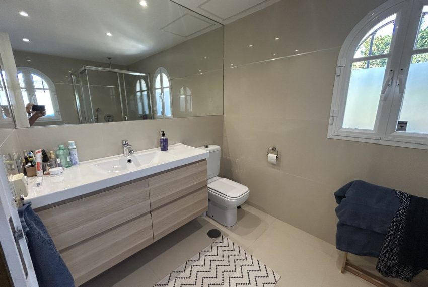 R5200192-Villa-For-Sale-Elviria-Detached-5-Beds-207-Built-14