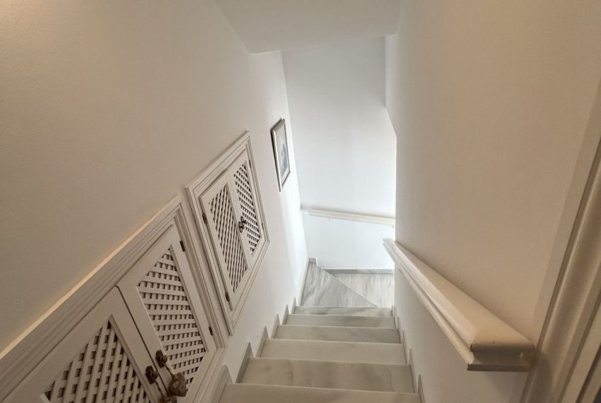 R5200192-Villa-For-Sale-Elviria-Detached-5-Beds-207-Built-17