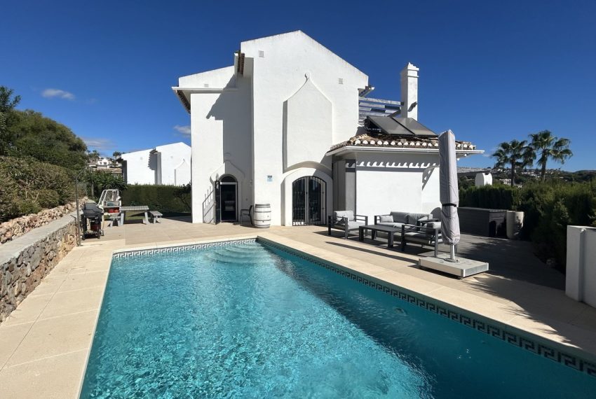 R5200192-Villa-For-Sale-Elviria-Detached-5-Beds-207-Built-6