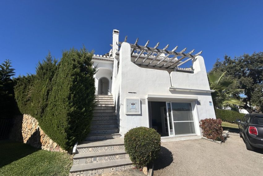 R5200192-Villa-For-Sale-Elviria-Detached-5-Beds-207-Built-8