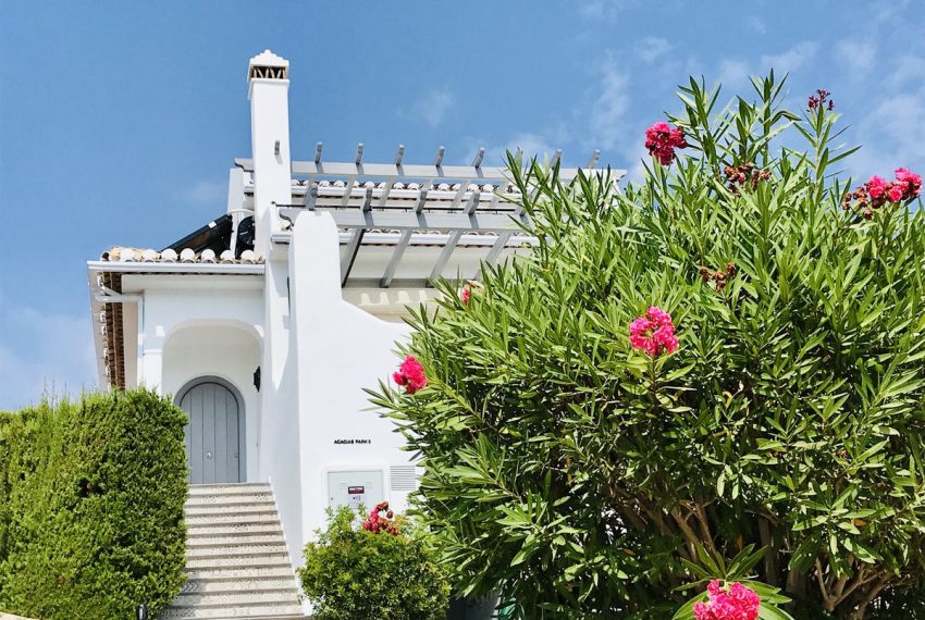 R5200192-Villa-For-Sale-Elviria-Detached-5-Beds-207-Built