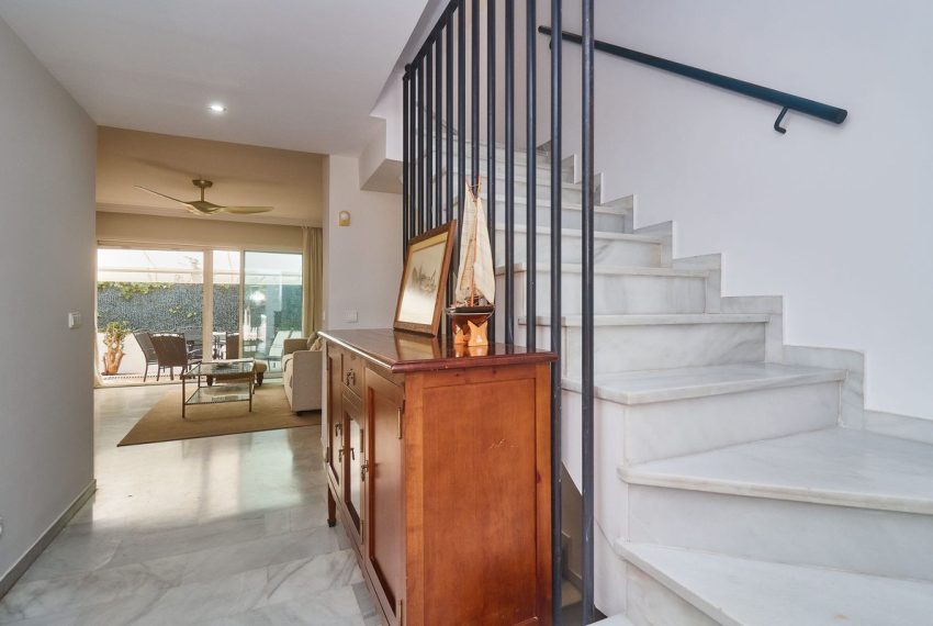 R5201782-Townhouse-For-Sale-The-Golden-Mile-Semi-Detached-3-Beds-245-Built-10