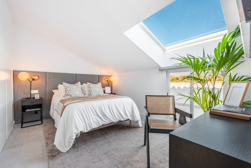 R5201947-Apartment-For-Sale-Nueva-Andalucia-Penthouse-Duplex-3-Beds-135-Built-11