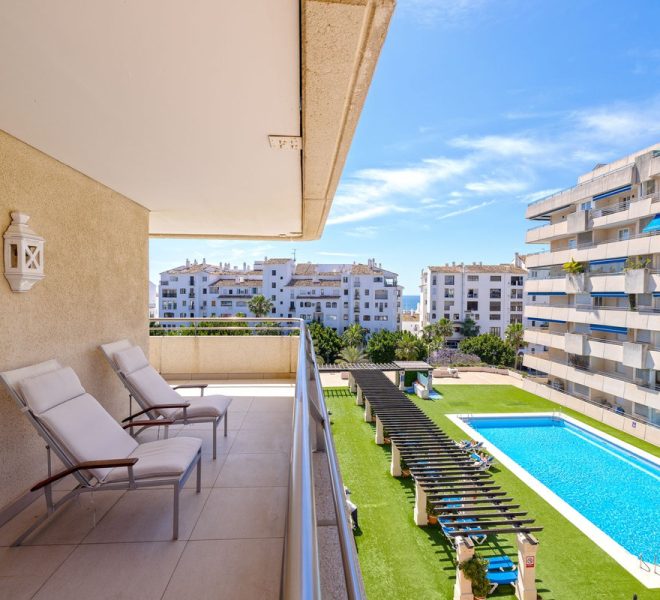 R5203030-Image 1-Middle Floor - 3 Beds - 136 Built