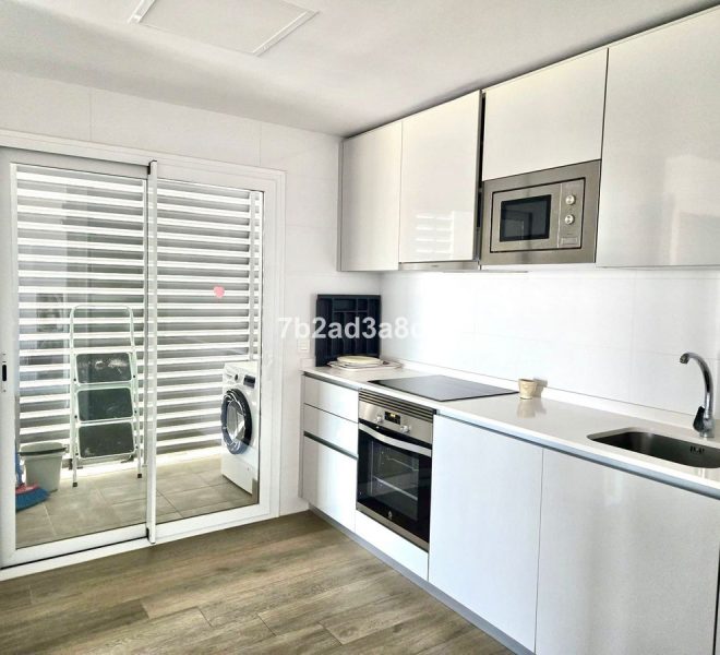 R5203078-Image 1-Middle Floor - 3 Beds - 108 Built