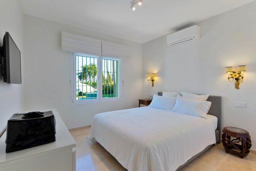 R5203084-Villa-For-Sale-El-Paraiso-Detached-3-Beds-272-Built-4