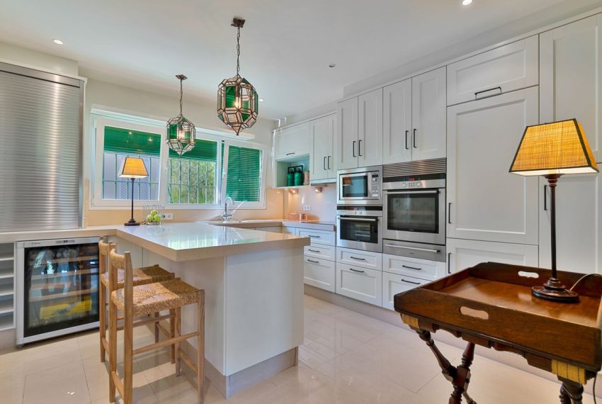 R5203084-Villa-For-Sale-El-Paraiso-Detached-3-Beds-272-Built