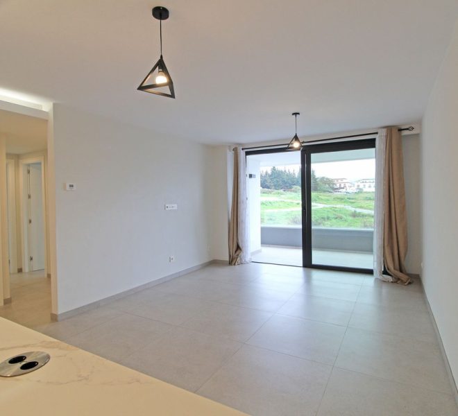 R5203099-Image 1-Middle Floor - 2 Beds - 100 Built