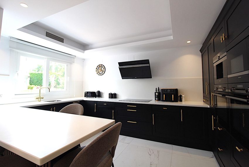 R5203198-Apartment-For-Sale-San-Pedro-de-Alcantara-Ground-Floor-4-Beds-179-Built-11