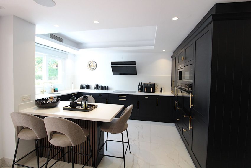 R5203198-Apartment-For-Sale-San-Pedro-de-Alcantara-Ground-Floor-4-Beds-179-Built-13