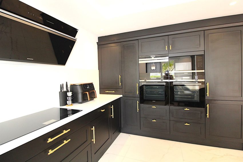 R5203198-Apartment-For-Sale-San-Pedro-de-Alcantara-Ground-Floor-4-Beds-179-Built-16