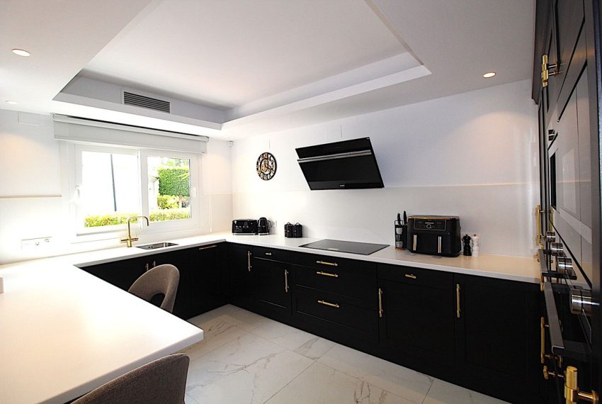 R5203198-Apartment-For-Sale-San-Pedro-de-Alcantara-Ground-Floor-4-Beds-179-Built-17