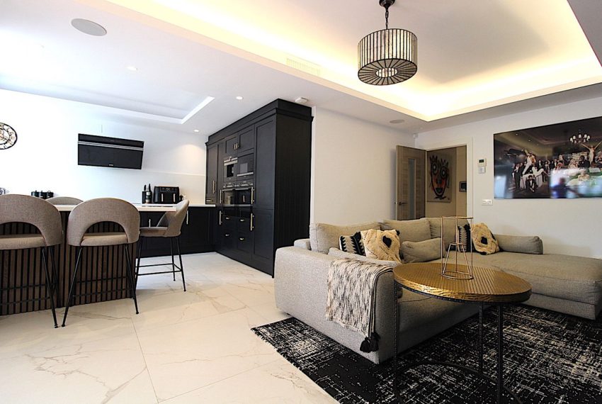 R5203198-Apartment-For-Sale-San-Pedro-de-Alcantara-Ground-Floor-4-Beds-179-Built-2