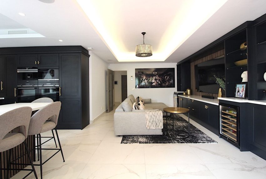 R5203198-Apartment-For-Sale-San-Pedro-de-Alcantara-Ground-Floor-4-Beds-179-Built-3