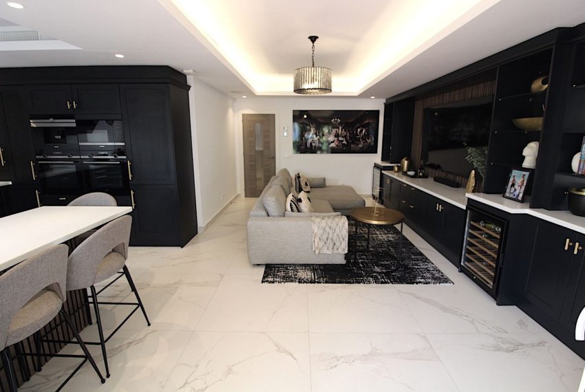 R5203198-Apartment-For-Sale-San-Pedro-de-Alcantara-Ground-Floor-4-Beds-179-Built-8