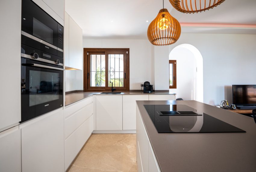 R5203297-Apartment-For-Sale-Nueva-Andalucia-Ground-Floor-3-Beds-163-Built-3