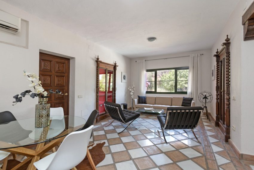 R5203351-Villa-For-Sale-Benahavis-Detached-12-Beds-1058-Built-15