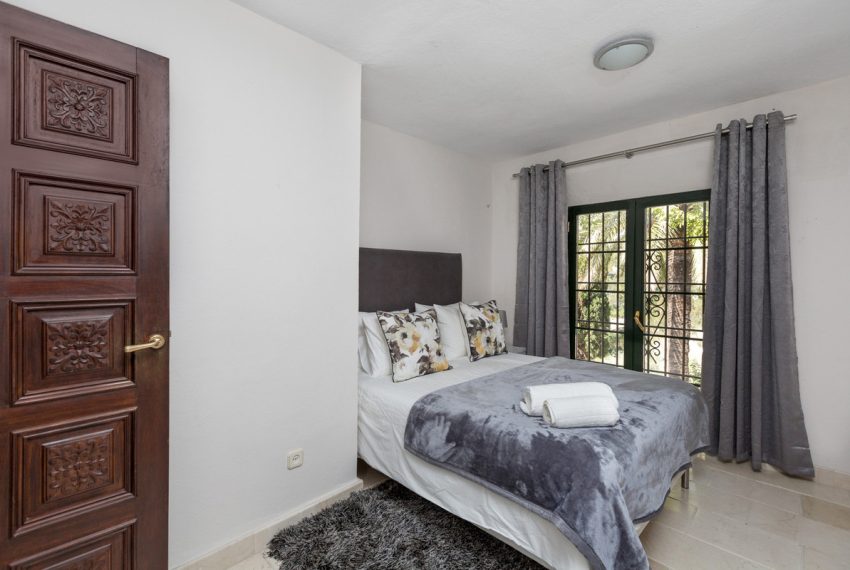 R5203351-Villa-For-Sale-Benahavis-Detached-12-Beds-1058-Built-16