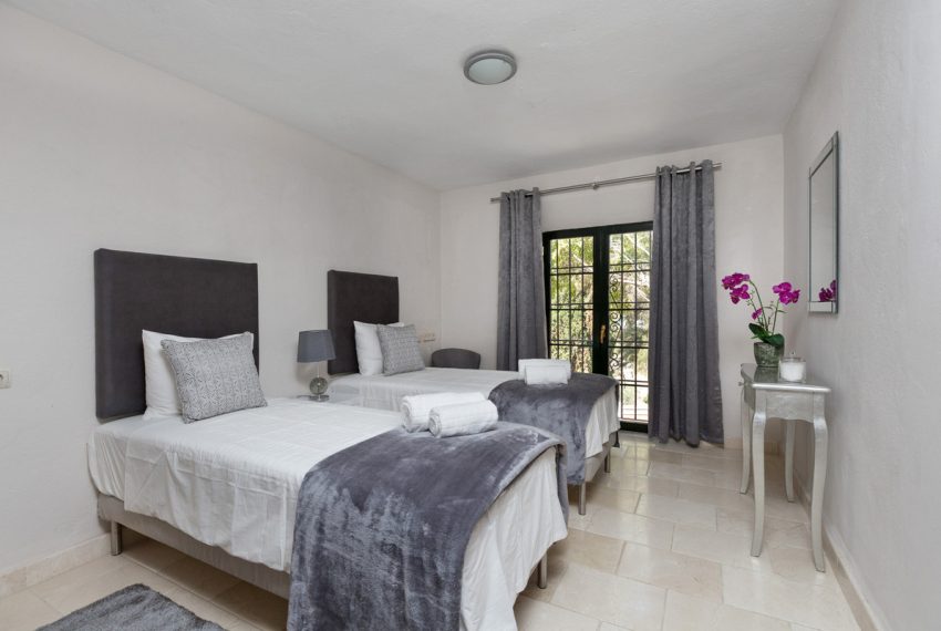 R5203351-Villa-For-Sale-Benahavis-Detached-12-Beds-1058-Built-17