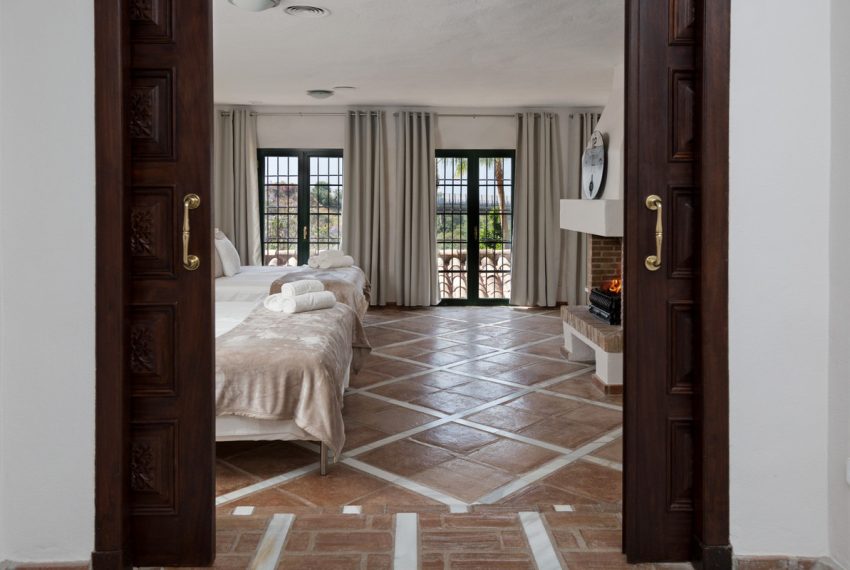 R5203351-Villa-For-Sale-Benahavis-Detached-12-Beds-1058-Built-19