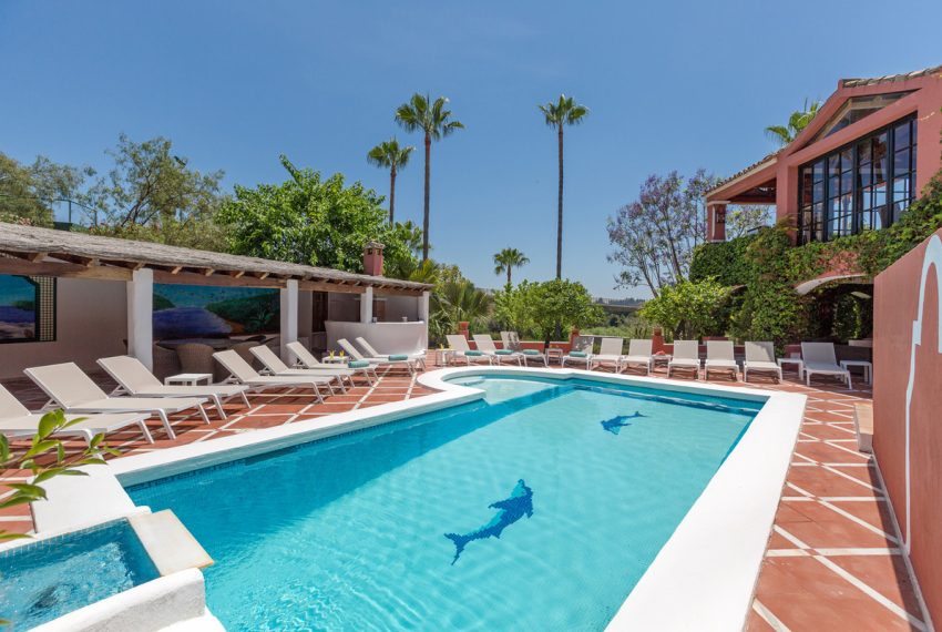 R5203351-Villa-For-Sale-Benahavis-Detached-12-Beds-1058-Built-4