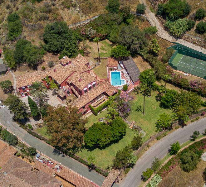 R5203351-Image 1-Detached - 12 Beds - 1058 Built