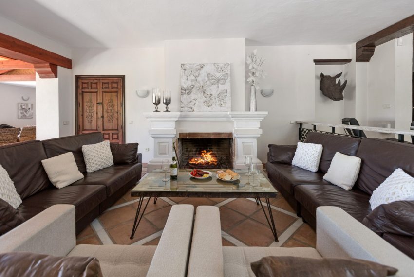 R5203351-Villa-For-Sale-Benahavis-Detached-12-Beds-1058-Built-7